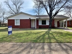 Building Photo - 3 Bedroom 1 Bath Home