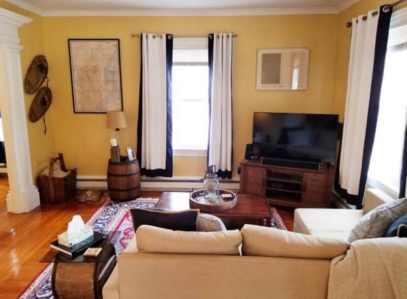 Building Photo - 20 University Ave