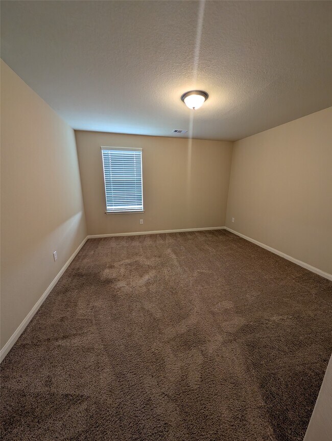 Building Photo - 21210 Echo Manor Dr