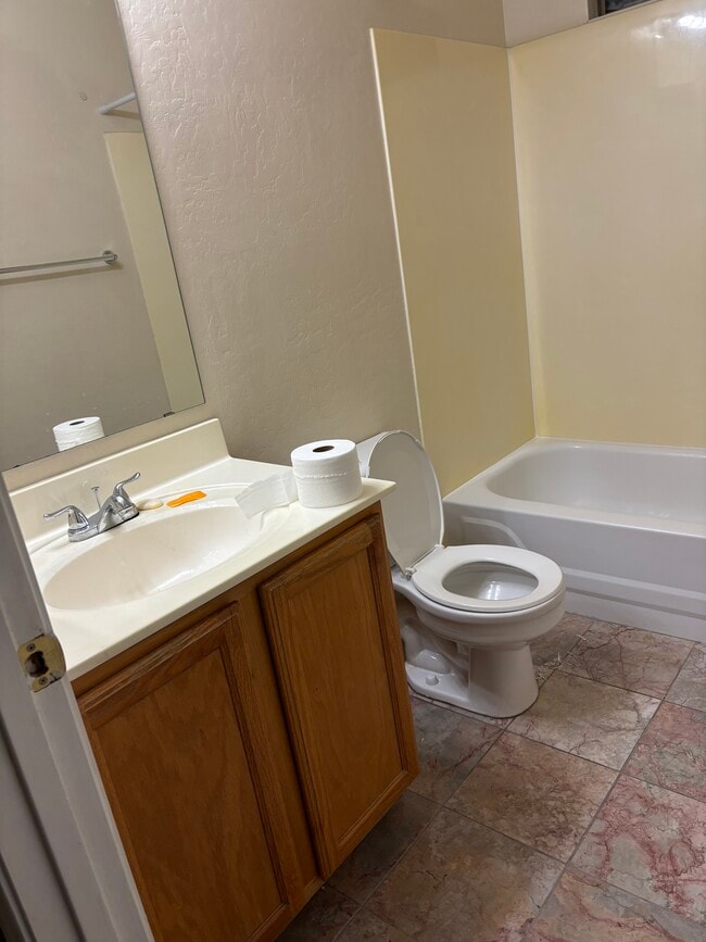 Building Photo - 1925 N Ashland