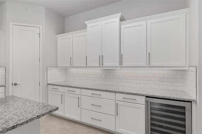 Building Photo - 11890 SW 33rd Ln