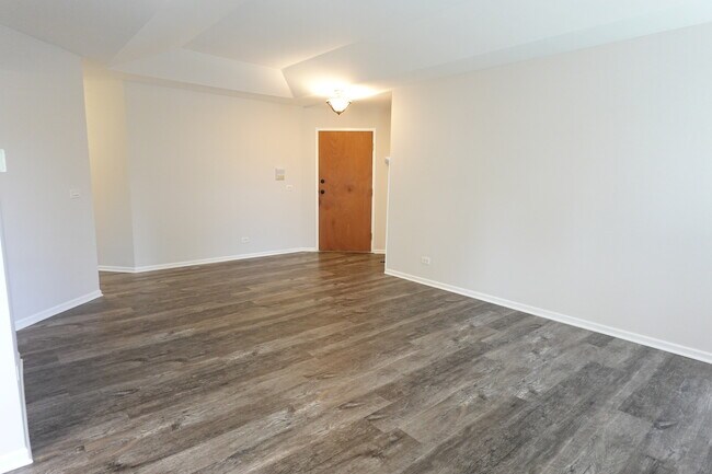Building Photo - 231 University Ln