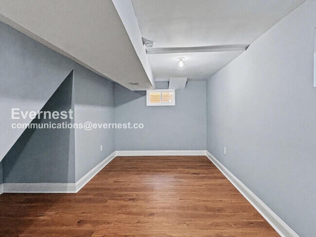 Building Photo - 8010 Carmel Dr