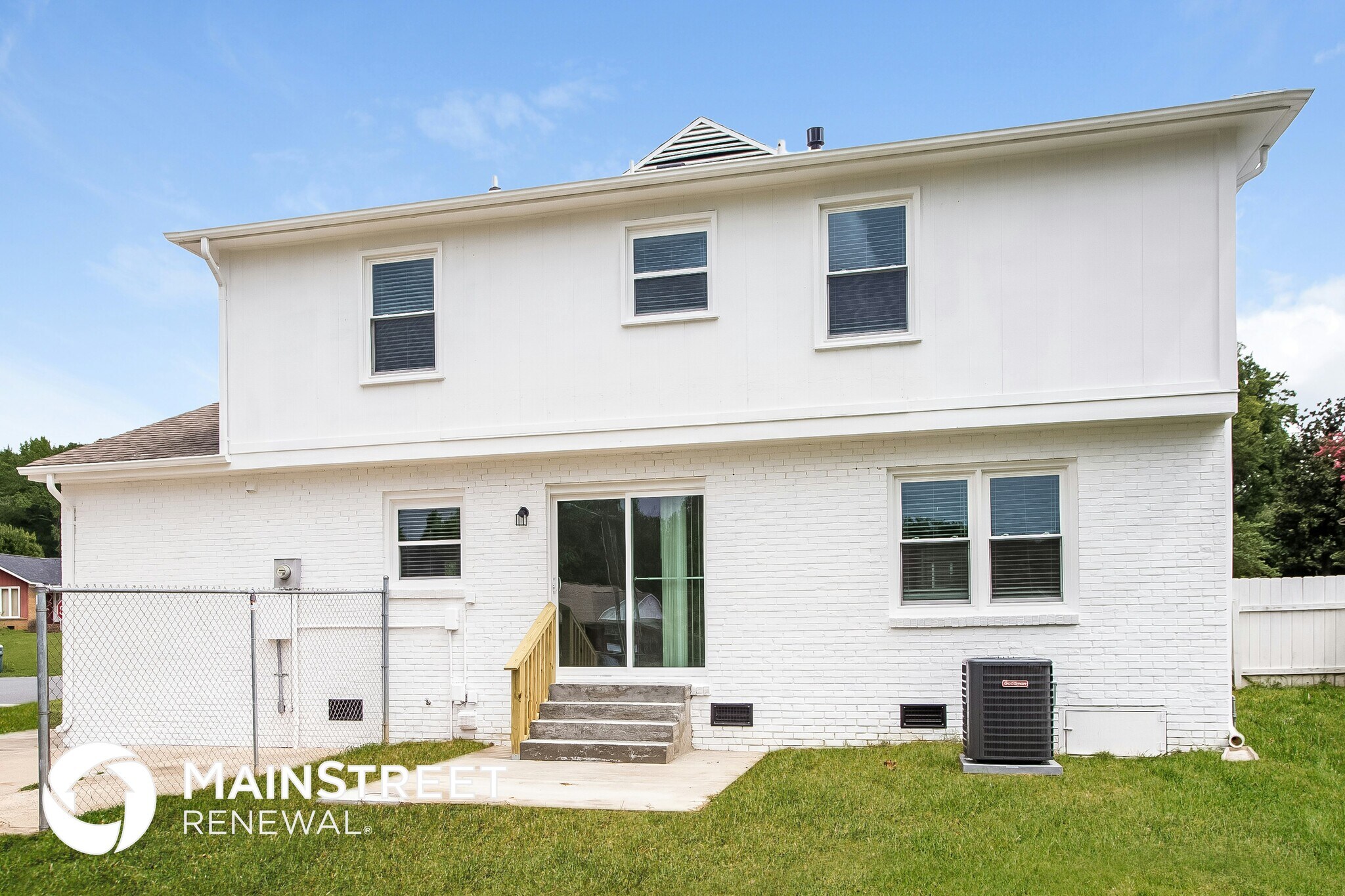 Building Photo - 6000 Farm Pond Ln