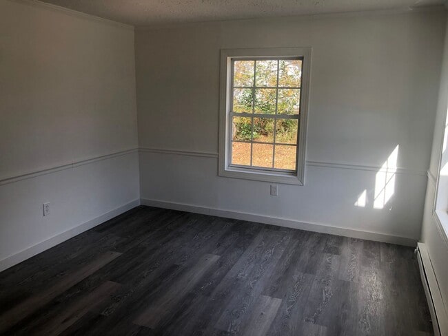 Building Photo - Newly remodeled home is located in Lancast...