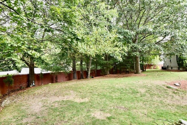 Building Photo - 172 Edgehill Rd