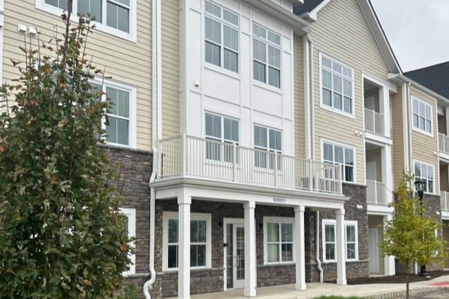 Building Photo - Hanover Mills