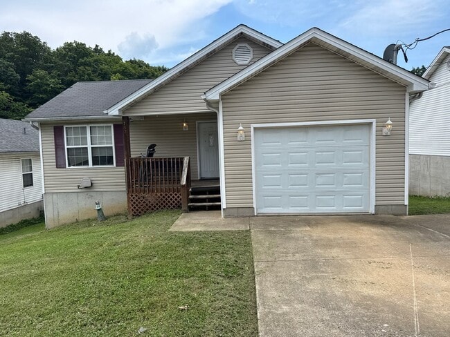Building Photo - 737 Andra Dr