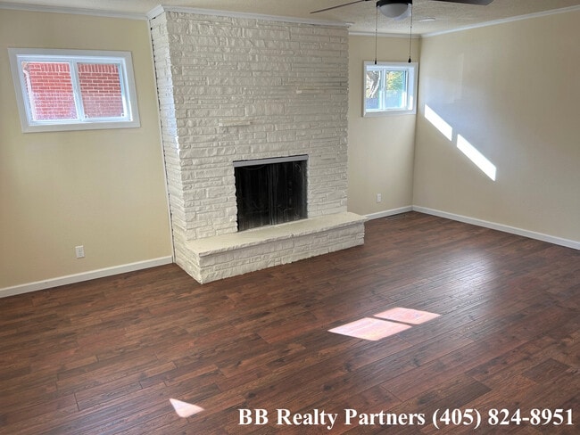 Building Photo - 2718 S Richmond Ave