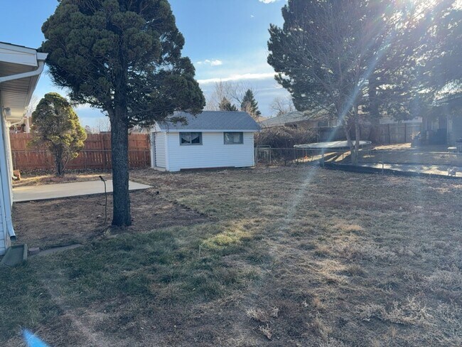 Building Photo - 3 Bedroom 2 Bathroom with 2 Car Garage