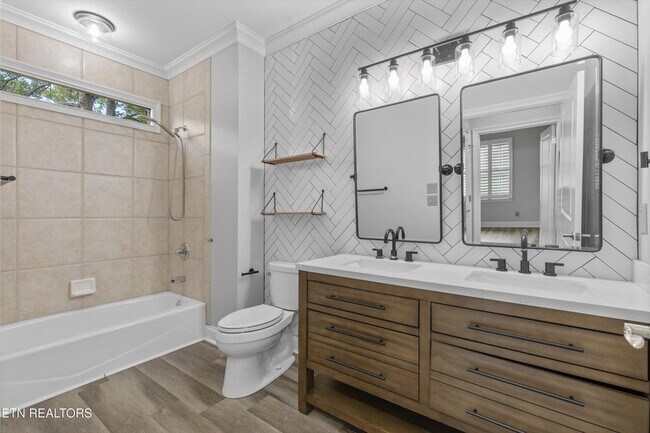 Building Photo - 1768 Redgrave Rd