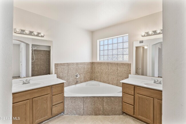 Building Photo - 10799 Walden Pond St