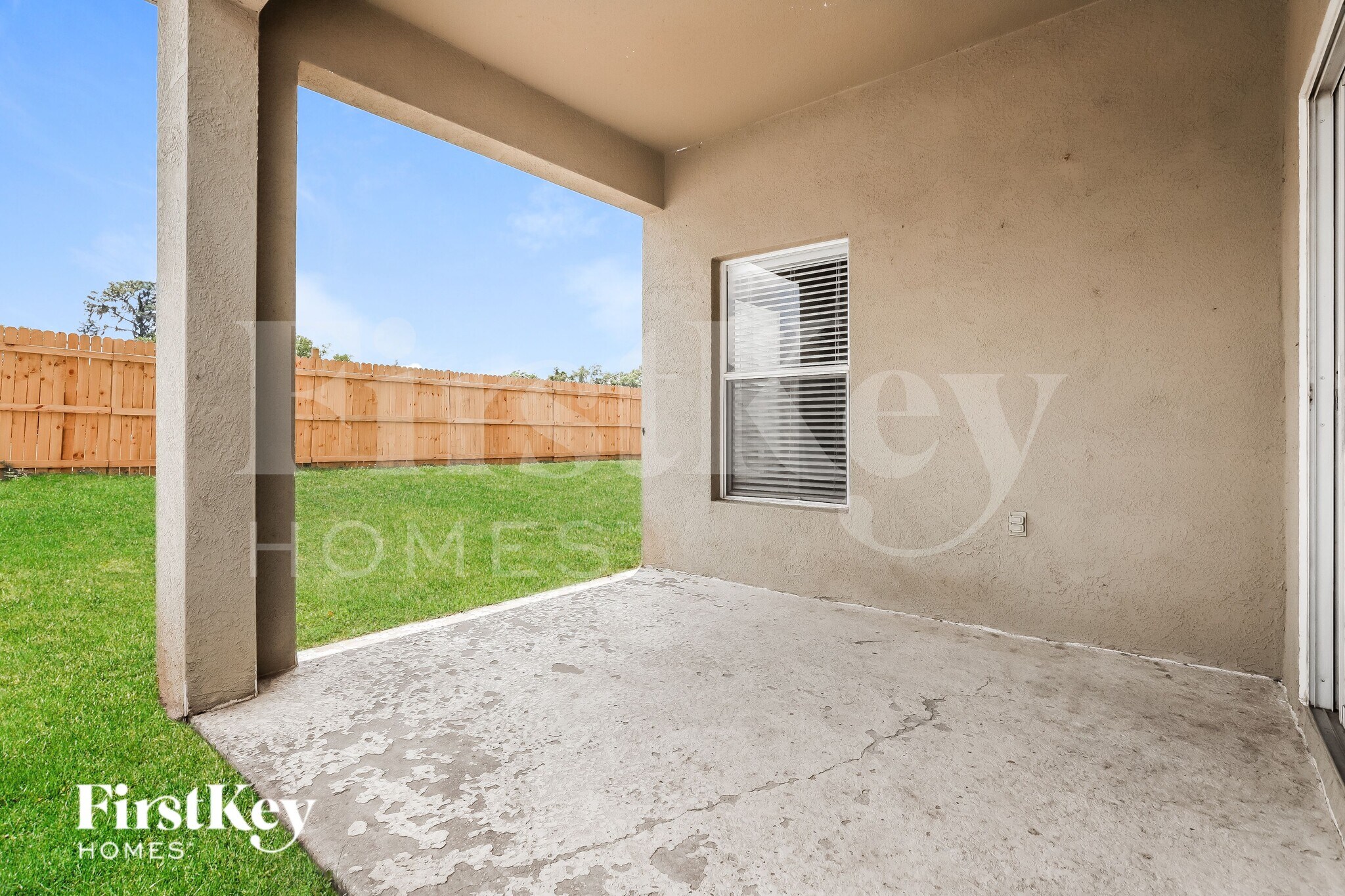 Building Photo - 734 Star Pointe Dr