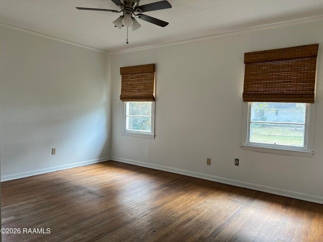 Building Photo - 215 Stephens St