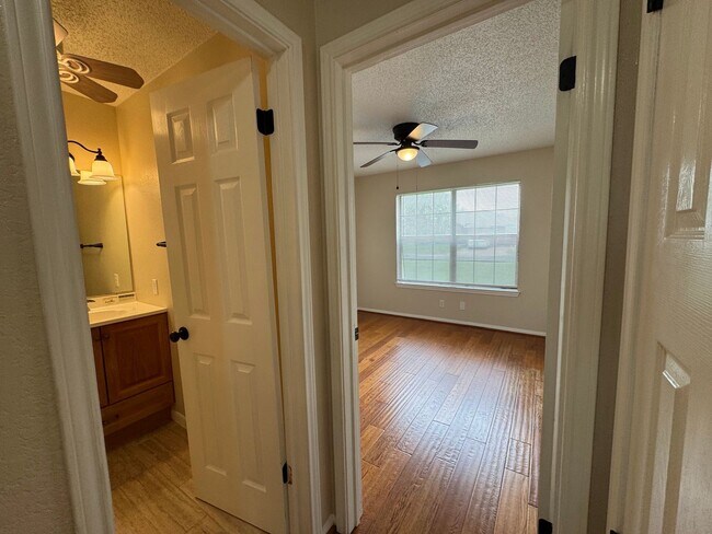Building Photo - 4-Bedroom House for Rent in Killeen