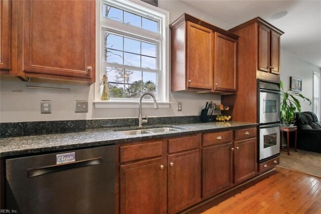 Building Photo - 5681 Regal Ct
