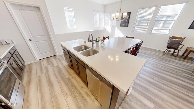 Building Photo - 14870 W Encanto Blvd