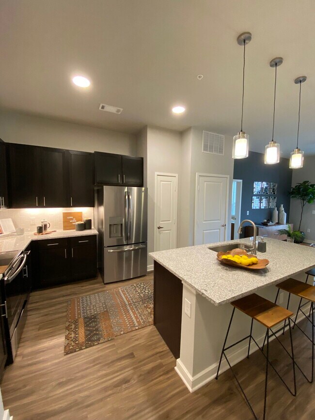 Building Photo - 2501 Marshall St