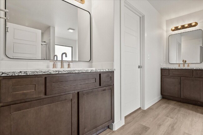 Building Photo - Beautiful New Build Home in Cypress Ranch!