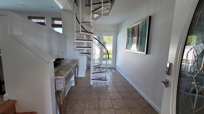 Building Photo - 5206 Ocean Dr S