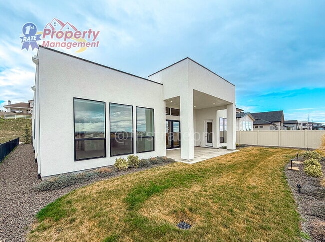 Building Photo - 3024 E Parulo Dr