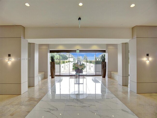 Building Photo - 1000 W Island Blvd