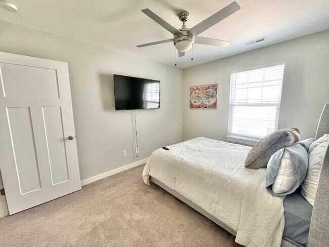 Building Photo - FURNISHED (or not) Like New 2020 Build Old...