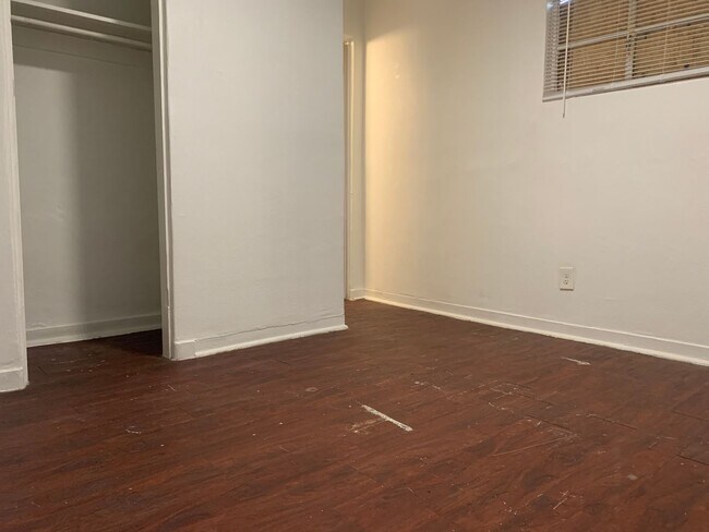 Building Photo - 333 Dallas St NE