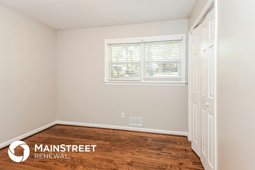 Building Photo - 6265 E Shore Cir