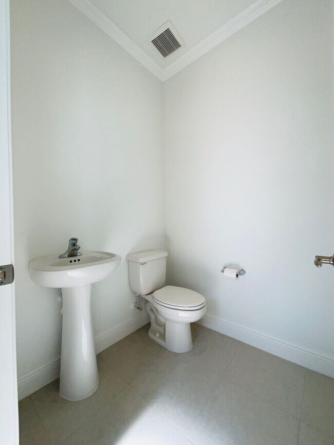 Building Photo - 3/2.5/2 Townhome in Rosette Park at Newfield