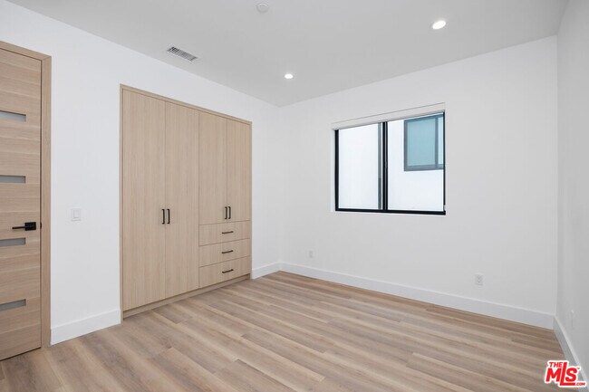 Building Photo - 5313 Ben Ave
