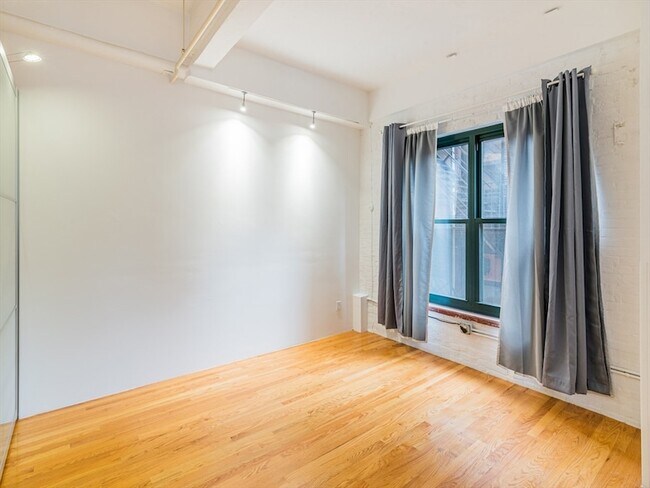 Building Photo - 42 Chauncy St
