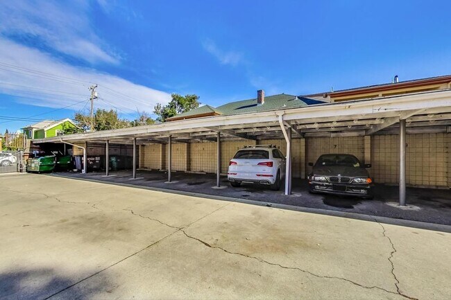 Building Photo - Updated Apartment near BART.  6 Weeks Free!