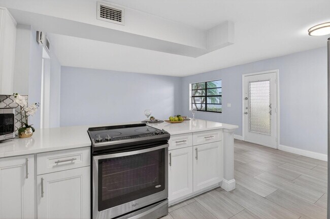 Building Photo - 450 Piedmont J