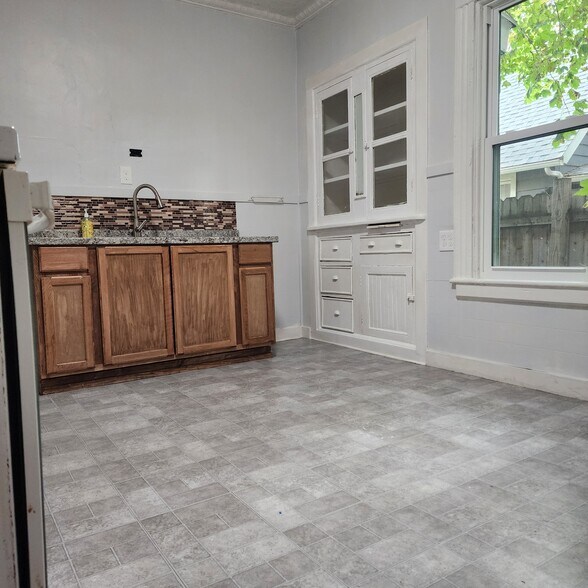 Kitchen - 50 Syke St