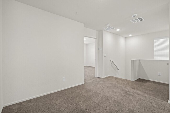 Building Photo - Contemporary 3 Bd Townhouse; Open Concept w/ Loft