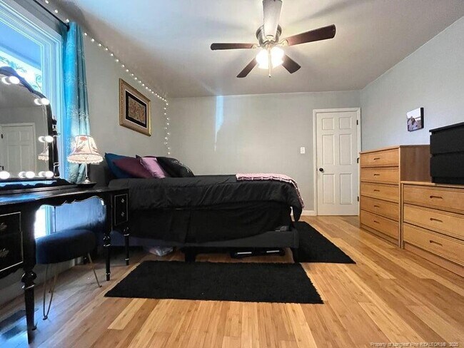 Building Photo - 627 Dowfield Dr