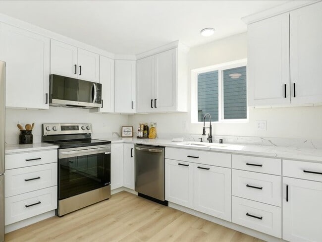 Building Photo - 1004 McDonald Ave