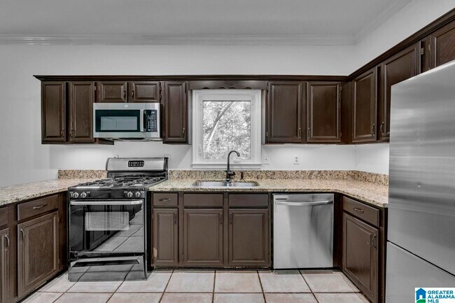 Building Photo - 25 The Falls Dr