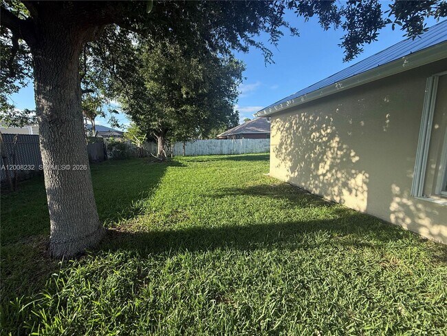 Building Photo - 3262 SW Cohutta St