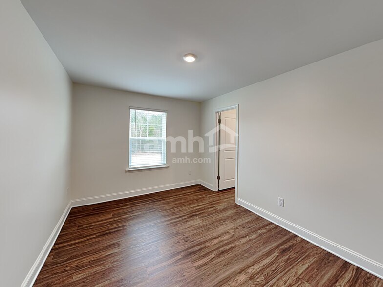 Building Photo - 3220 Oakfields Rd