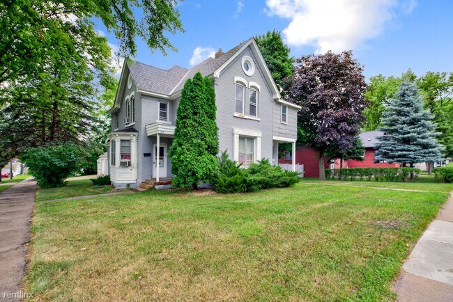 Primary Photo - 3 br, 1 bath Triplex - 1104 N 5th St