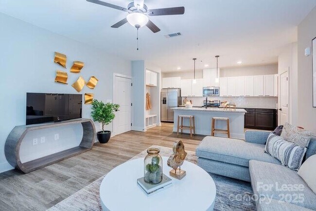 Building Photo - 1035 Strensall Ln