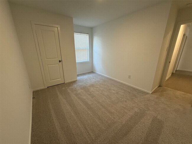 Building Photo - 3013 Blue Gem Ct