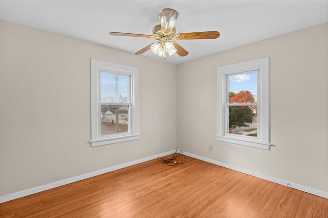 Building Photo - 1001 Woodsdale Ave