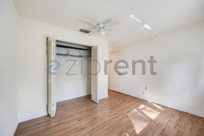 Building Photo - 1624 Whitehead Dr