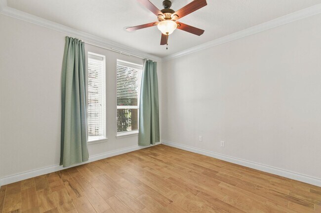 Building Photo - Luxury & Location: Spacious Home Minutes f...