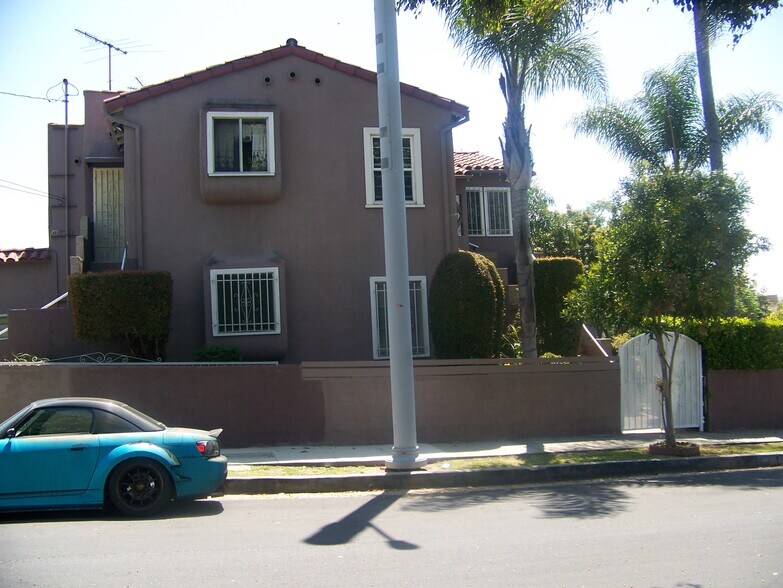 Building Photo - 2500 S Bronson Ave