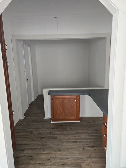 Building Photo - 589 Anna Ave