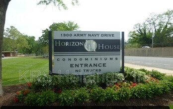 Building Photo - 1300 Army Navy Dr